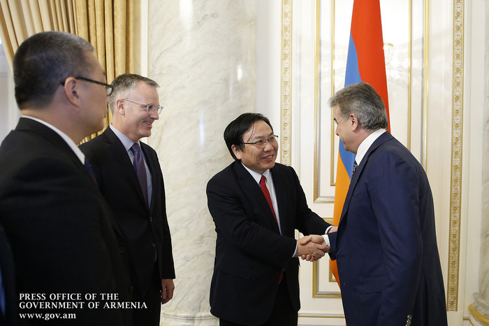 Կարեն Կարապետյանն ընդունել է ԱԶԲ փոխնախագահի գլխավորած պատվիրակությանը