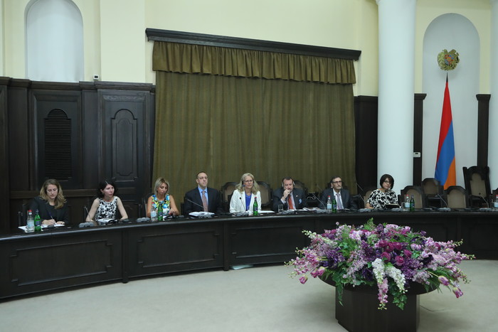 Կառավարությունում տեղի է ունեցել քննարկում ԱՄՆ ՄԶԳ կողմից Հայաստանում իրականացվող ծրագրերի վերաբերյա