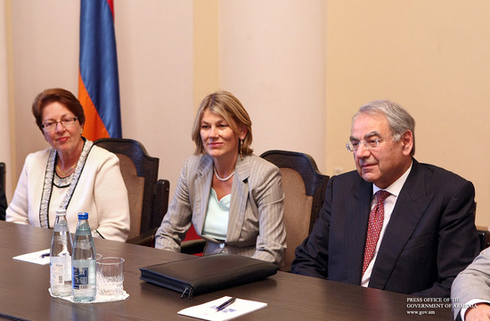 Տիգրան Սարգսյանն ընդունել է Ասո Դավիդյանի գլխավորած պատվիրակությանը