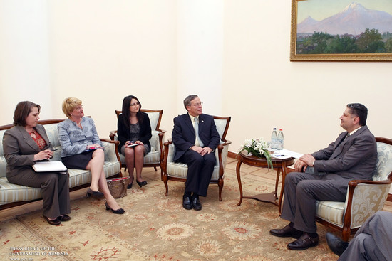 Գործադիրի ղեկավարն ընդունել է Ջոն Հեֆերնին