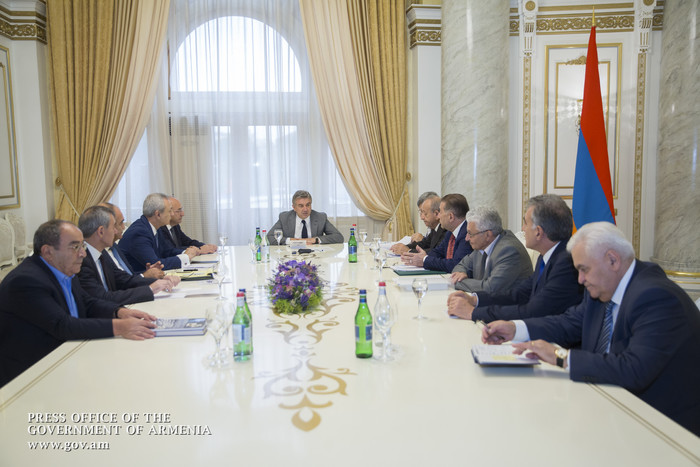 Վարչապետն ընդունել է Հանրային խորհրդի անդամներին
