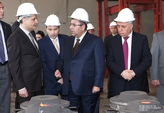 Վարչապետը ծանոթացել է Չարենցավանի արդյունաբերական ձեռնարկությունների ներդրումային ծրագրերին