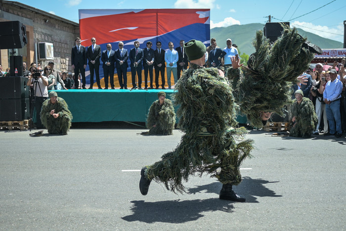 Փոխվարչապետ Մհեր Գրիգորյանը հարգանքի տուրք է մատուցել Բաշ-Ապարանի ճակատամարտի հերոսների հիշատակին