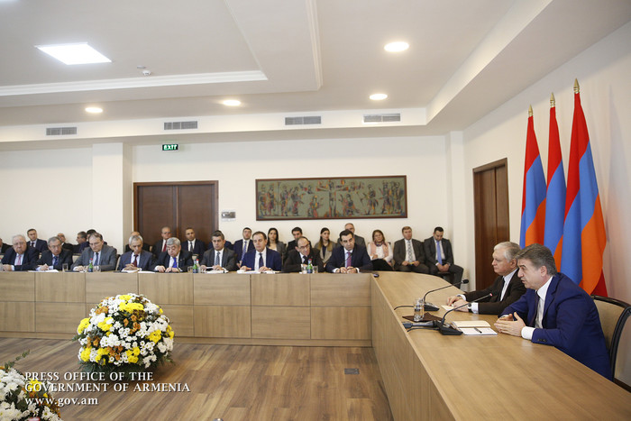 «Եկեք ուղղակի թևերներս քշտենք, սկսենք աշխատել». ՀՀ վարչապետը հանդիպել է ՀՀ դիվանագիտական ներկայացուց