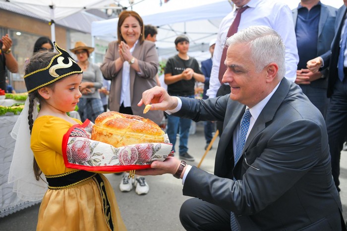 Փոխվարչապետ Մհեր Գրոգորյանը Ապարանում մասնակցել է Հանրապետության տոնին նվիրված միջոցառմանը