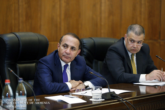 Վարչապետի մոտ մեկնարկել են ՀՀ 2015 թ. պետբյուջեի նախագծի նախնական տարբերակի քննարկումները
