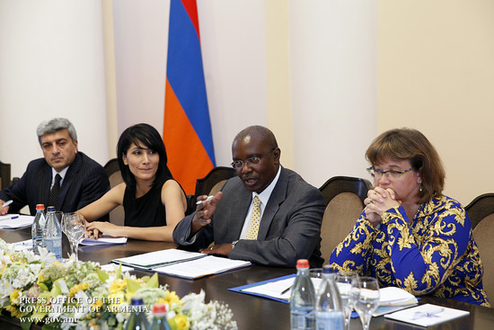 Վարչապետն ընդունել է ՀԲ Հարավային Կովկասի տարածաշրջանային տնօրենին