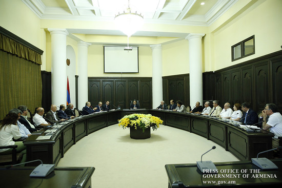 Վարչապետը գինեգործների հետ քննարկել է ոլորտի զարգացման ուղիները