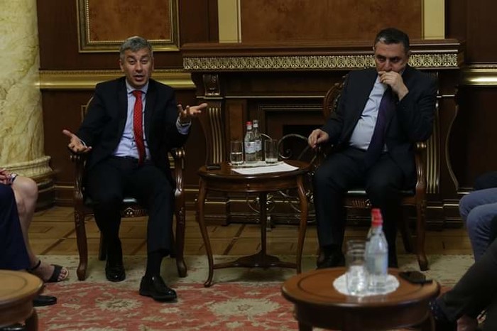 Վլադիմիր Կարապետյանը և Հրաչյա Թաշչյանը հանդիպում են ունեցել ուկրաինական ԶԼՄ-ների և փորձագիտական շրջա