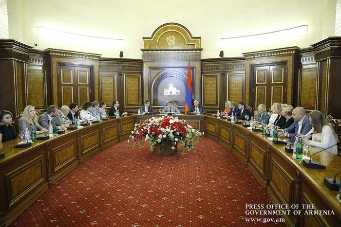 Վարչապետն ընդունել է  «Սկոլկովո» բիզնես դպրոցի ներկայացուցիչներին