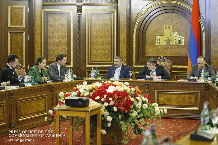 Կարեն Կարապետյանը «Մայքրոսոֆթ»-ի պատվիրակության հետ քննարկել է Հայաստանի թվային օրակարգի իրագործելու
