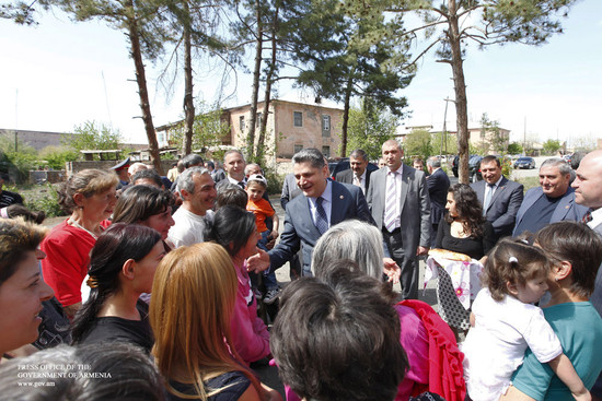 Արմավիր քաղաքի երկու վթարային շենքերի բնակիչների բնակարանային խնդիրներին լուծում է տրվել