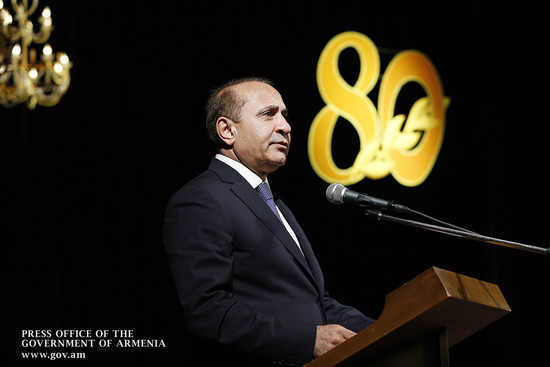 Գրողների միության հիմնադրման 80-ամյակի առթիվ մի խումբ գրողներ  պարգևատրվել են ՀՀ վարչապետի հուշամեդա