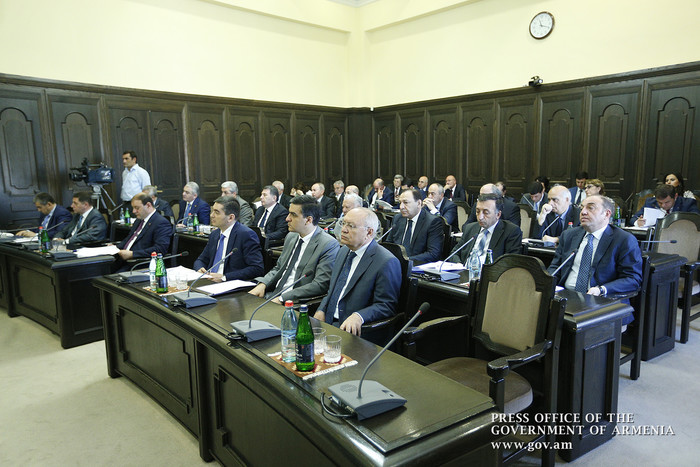 Կառավարությունը կկրճատի  պետական գերատեսչությունների շուրջ 800 ավտոմեքենա