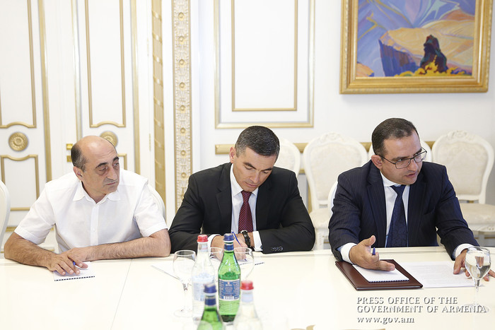 Վարչապետի մոտ քննարկվել են կառուցապատման ոլորտի խնդիրների լուծմանն առնչվող հարցեր