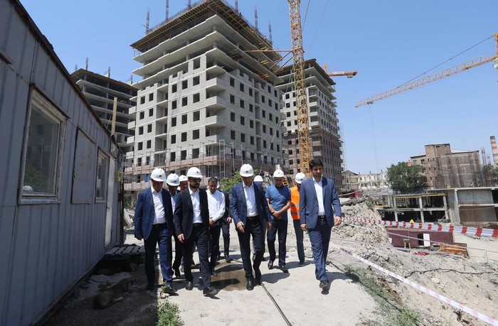 Տիգրան Ավինյանը շրջայց է կատարել Երևանի մի շարք շինհրապարակներ