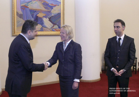 Վարչապետն ընդունել է ՀՀ-ում ՄԱԿ-ի Մանկական հիմնադրամի գրասենյակի նորանշանակ մշտական ներկայացուցչին