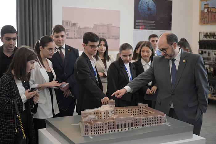 Արայիկ Հարությունյանը Կառավարությունում ընդունել է «Երիտասարդ քաղաքագետների ակումբ»-ի անդամներին