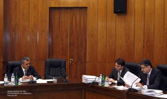 Սկսվել է ՀՀ նախարարությունների 2010թ. գործունեության հաշվետվությունների քննարկումը