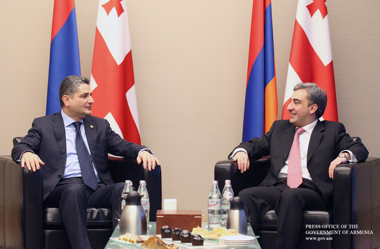 Հայաստանի և Վրաստանի վարչապետերը քննարկել են երկկողմ հետաքրքրություններ ներկայացնող հարցեր