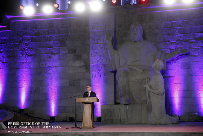 Ուսուցչի օրվա առթիվ վարչապետը պարգևատրել է լավագույն մանկավարժներին