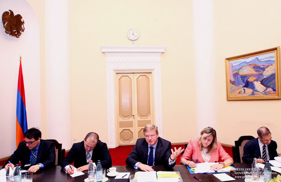 Վարչապետն ընդունել է Շտեֆան Ֆյուլեին