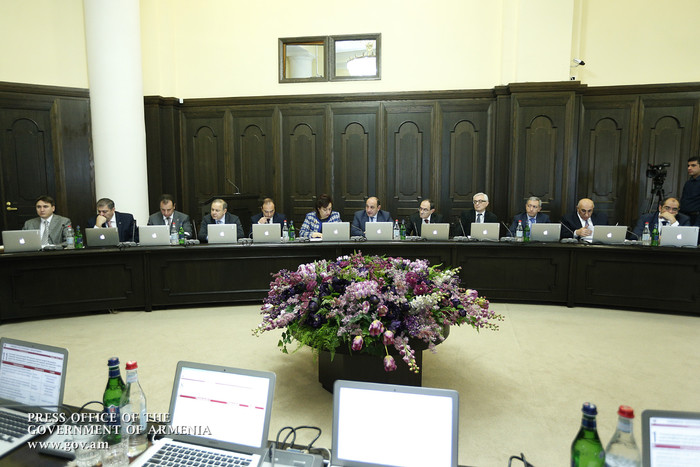 Վարչապետը հանձնարարականներ է տվել ճանապարհային երթևեկության կանոնների նկատմամբ վերահսկողական համակար