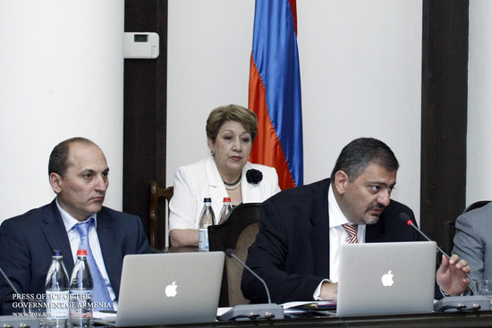 Վարչապետի հանձնարարությամբ ֆինանսների նախարարի պաշտոնակատարը պարզաբանումներ է ներկայացրել հինգ ամսվա