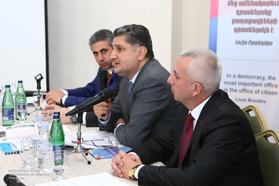Վարչապետը Ջերմուկում մասնակցել է համայնքների խնդիրների քննարկման նպատակով հրավիրված համաժողովին