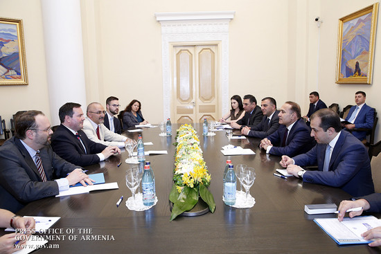 Վարչապետն ընդունել է Կանադայի աշխատանքի և սոցիալական զարգացման նախարարին