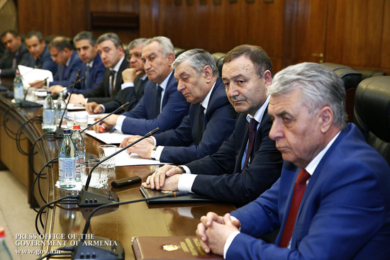 Հովիկ Աբրահամյանը խորհրդակցություն է անցկացրել մարզպետների հետ