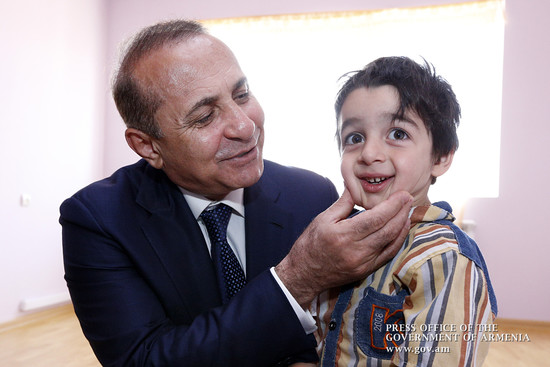 Վարչապետը գոհունակություն է հայտնել աղետի գոտում իրականացված բնակարանաշինության արդյունքներից