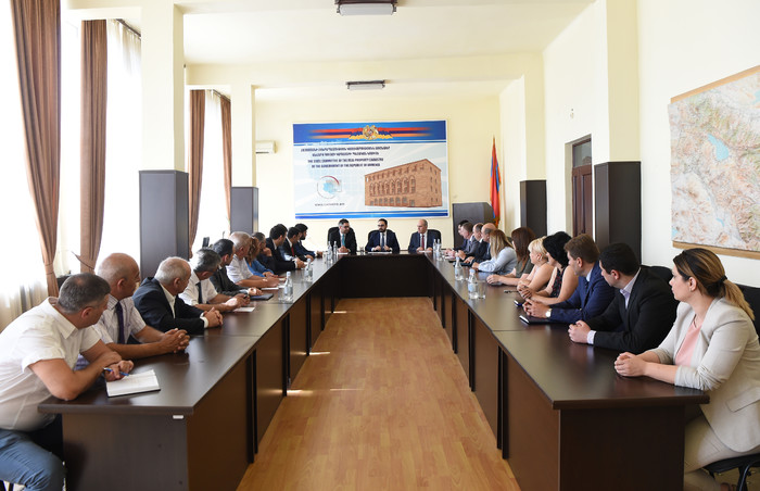 Փոխվարչապետ Տիգրան Ավինյանը Անշարժ գույքի պետական կադաստրի աշխատակազմին է ներկայացրել նորանշանակ ղեկ