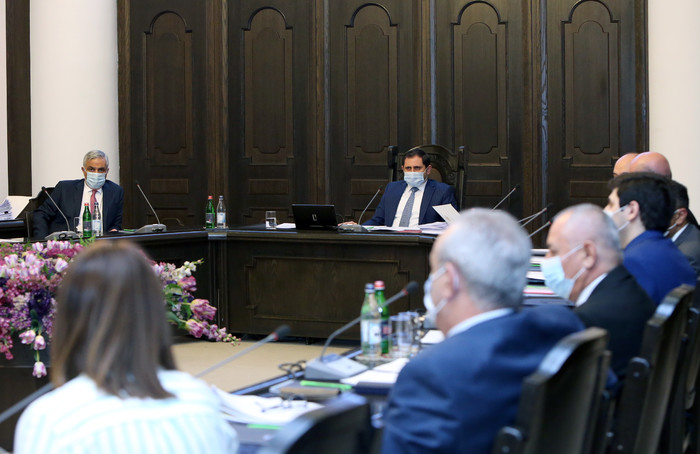 Հոկտեմբերի 1-ից ուժի մեջ մտնող Covid-19 կանոնակարգումը հավասարապես ազդելու է նաև պետական պաշտոններ զ