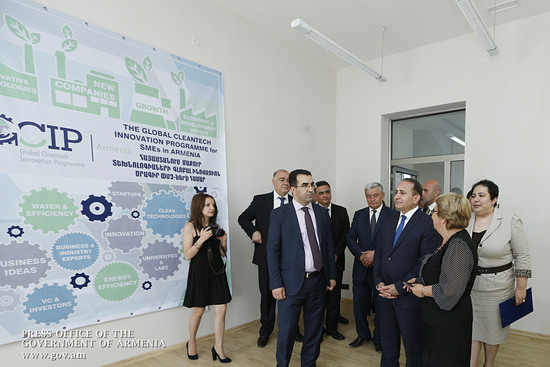 Կառավարության ղեկավարը  ծանոթացել է Գյումրու տեխնոլոգիական կենտրոնի ծրագրերին