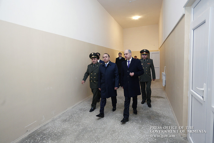Վարչապետը ծանոթացել է «Արմավիր» ՔԿՀ-ի նոր մասնաշենքերում ստեղծված պայմաններին
