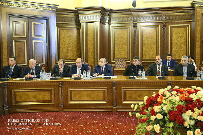 Վարչապետը տնտեսվարողների հետ քննարկել է արտադրության զարգացմանն ուղղված հարցեր