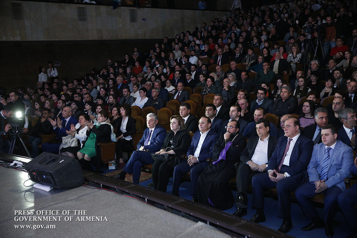 Վարչապետը մասնակցել է Գյումրիի Վարդան Աճեմյանի անվան պետական դրամատիկական թատրոնի 150-ամյա հոբելյանի
