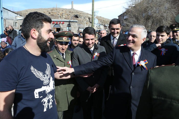 Փոխվարչապետ Մհեր Գրիգորյանը Սիսիանում մասնակցել է  Բանակի 28-րդ տարեդարձին նվիրված միջոցառումներին