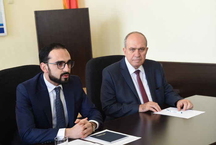 Փոխվարչապետ Տիգրան Ավինյանը Անշարժ գույքի պետական կադաստրի աշխատակազմին է ներկայացրել նորանշանակ ղեկ