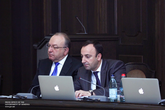Նոր կառավարությունը գործի է լծվում