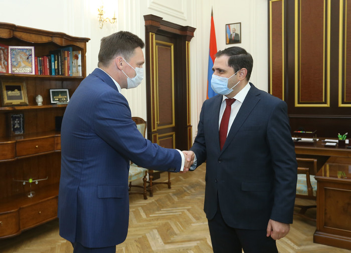 Փոխվարչապետ Սուրեն Պապիկյանն ընդունել է ԵԱԶԲ վարչության նախագահ Նիկոլայ Պոդգուզովին