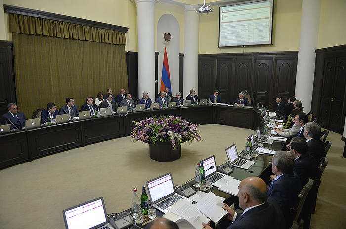 Նախագահ Սերժ Սարգսյանը հանդիպում է ունեցել նոր կառավարության անդամների հետ