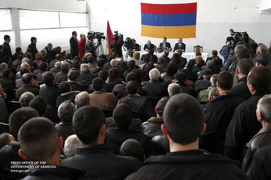 Վարչապետը  գյուղացիների հետ քննարկել է կոոպերատիվների ներդրման ծրագիրը