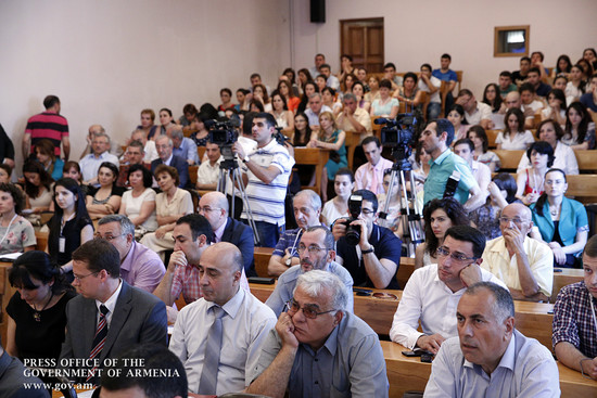 Վարչապետի մասնակցությամբ մեկնարկել է Հայկական տնտեսագիտական միության տարեկան գիտաժողովը