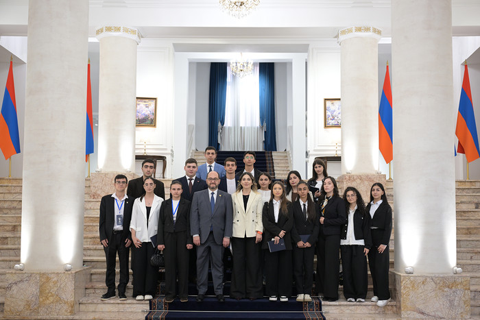 Արայիկ Հարությունյանը Կառավարությունում ընդունել է «Երիտասարդ քաղաքագետների ակումբ»-ի անդամներին