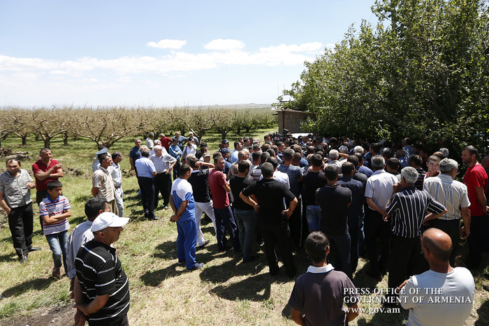 Վարչապետն այցելել է Արթիկ, Օհանավան և Կարբի համայնքներ