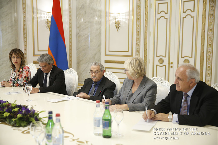 Վարչապետն ընդունել է համացանցի նախահայրերից մեկը համարվող Լուի Պուզենին