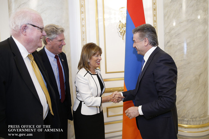 Վարչապետն ԱՄՆ կոնգրեսականների հետ քննարկել է հայ-ամերիկյան տնտեսական համագործակցության հեռանկարները