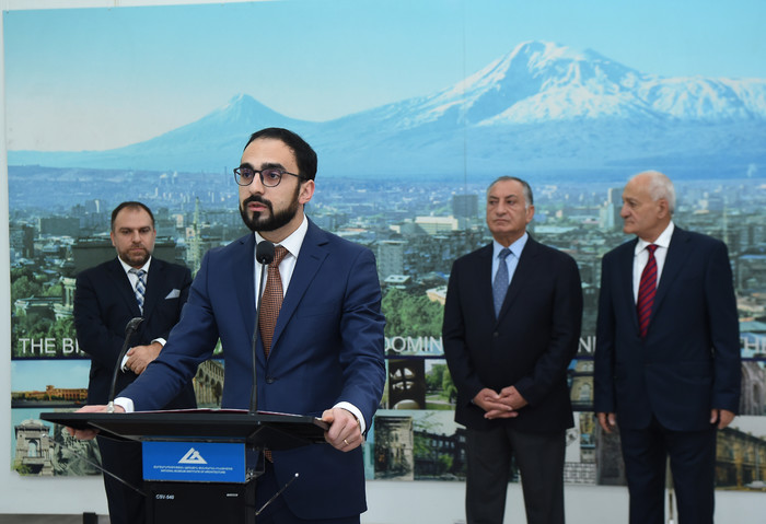 Փոխվարչապետ Տիգրան Ավինյանը ներկա է գտնվել Քաղաքաշինության պետական կոմիտեում Շինարարի օրվա առթիվ կազ